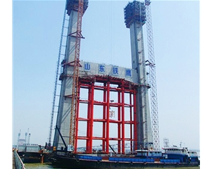 異形模板、貝雷梁、鋼管柱