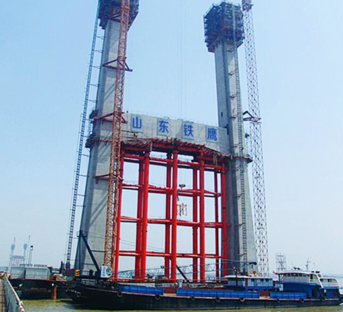 異形模板、貝雷梁、鋼管柱