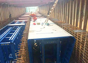 液壓自動(dòng)管廊臺(tái)車