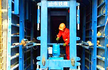 液壓自動(dòng)管廊臺(tái)車(chē)